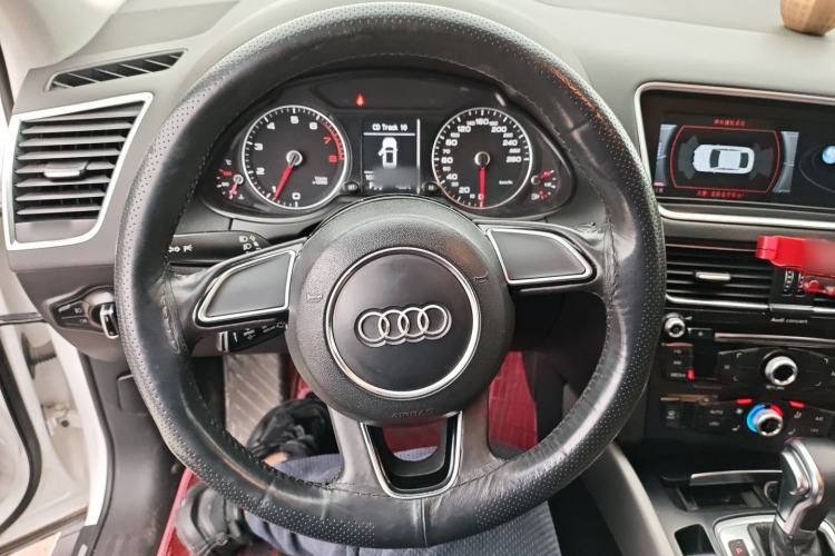 Used Audi Q5 2017 Plus 40 TFSI Ambition Model
