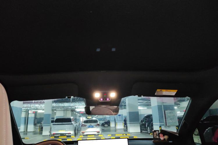 Used ONVO L60 2024 60 kWh Rear-Drive Version Headliner