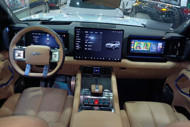 Used Formula Leopard 8 2025 Smart & Brave Flagship Edition 7 Seats Center Console