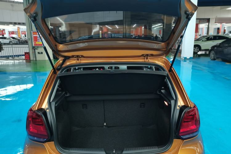 Used Volkswagen Polo 2016 1.6L Cross Polo Automatic Exterior 8