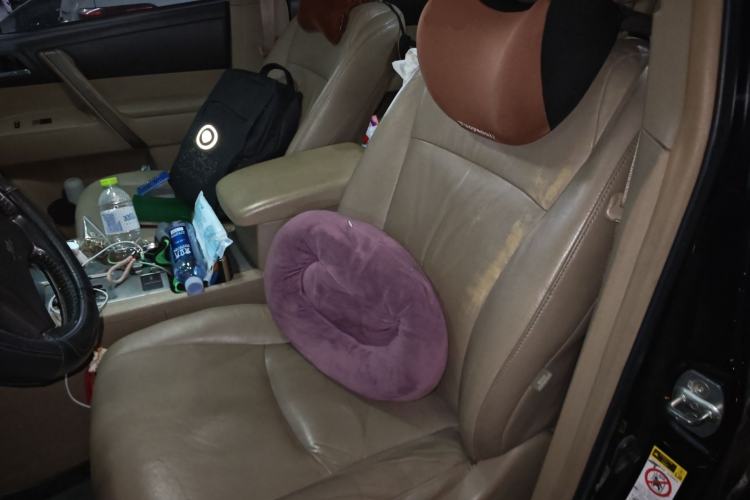 Used Toyota Highlander 2011 2.7L Two-Wheel Drive 7-Seater Luxury Navigation Edition
