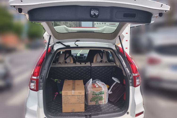 Used Honda CR-V 2016 2.0L two-wheel drive Urban Edition Trunk