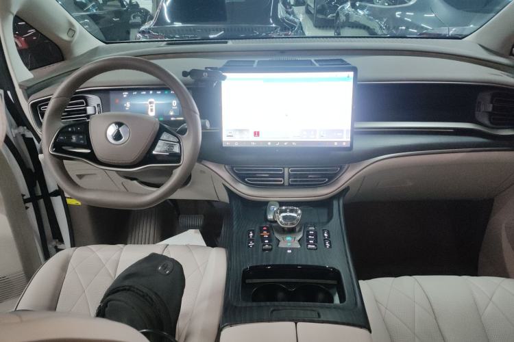 Used Denza D9 2022 DM-i 970 Four-Wheel Drive Flagship Model