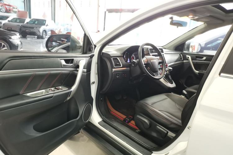 Used Haval M6 2019 1.5T DCT Two-Wheel Drive Elite Version China VI Standard Driver Seat