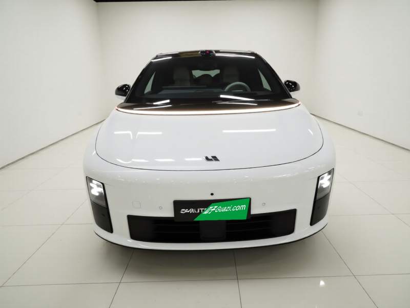 Used Li Auto i6 2025 Model Four-Wheel-Drive Standard Type — 2