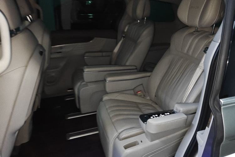 Used Roewe iMAX8 2023 400TGI Comfort Edition