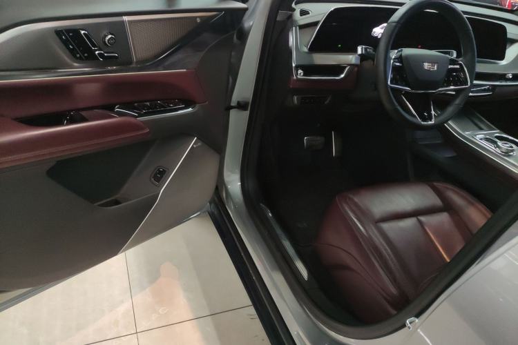 Used Cadillac XT5 2025 2.0T Platinum Edition