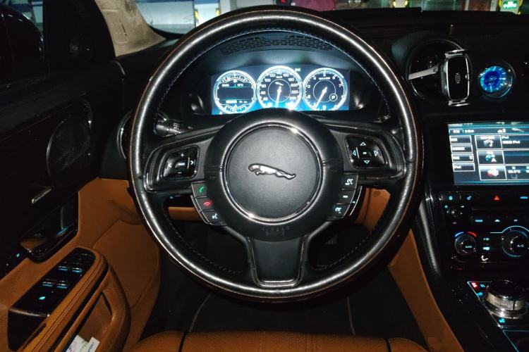 Used Jaguar XJ 2012 XJL 3.0 Flagship Business Edition Steering Wheel