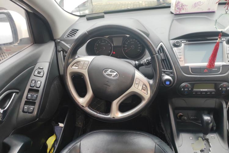 Used Hyundai ix35 2013 2.0L Automatic Two-Wheel Drive Smart GLS China IV Standard