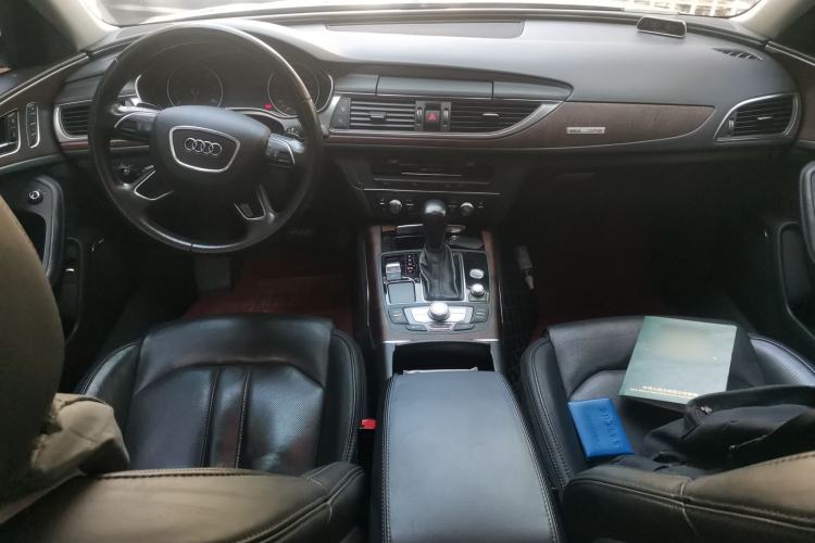 Used Audi A6L 2018 30th Anniversary Edition 45 TFSI quattro Luxury Model Center Console