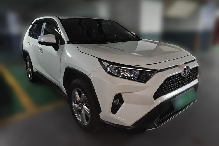 Used Toyota RAV4 2020 2.0L CVT Two-Wheel Drive Fashion Edition Front Right 45 Deg