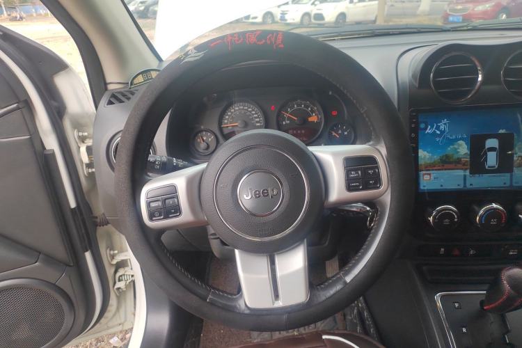 Used Jeep Compass 2015 2.0L two-wheel drive sport version