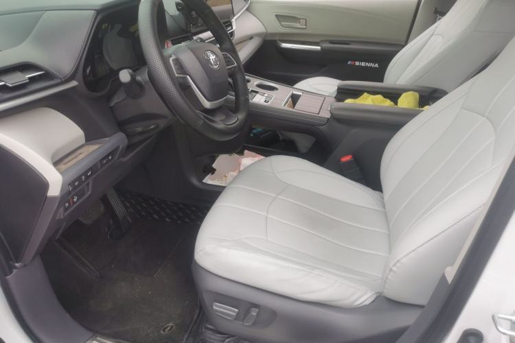 Used Toyota Sienna 2024 2.5L Hybrid Comfort Edition
