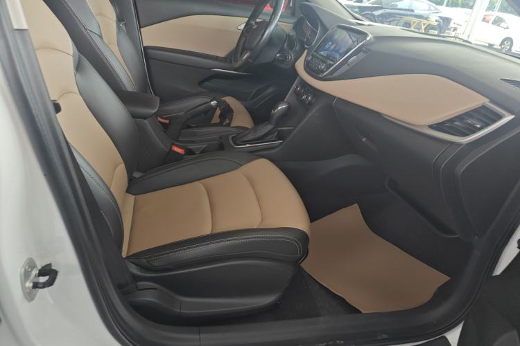 Used Chevrolet Monza 2022 320 Automatic Enjoyment Edition Right Front Seat