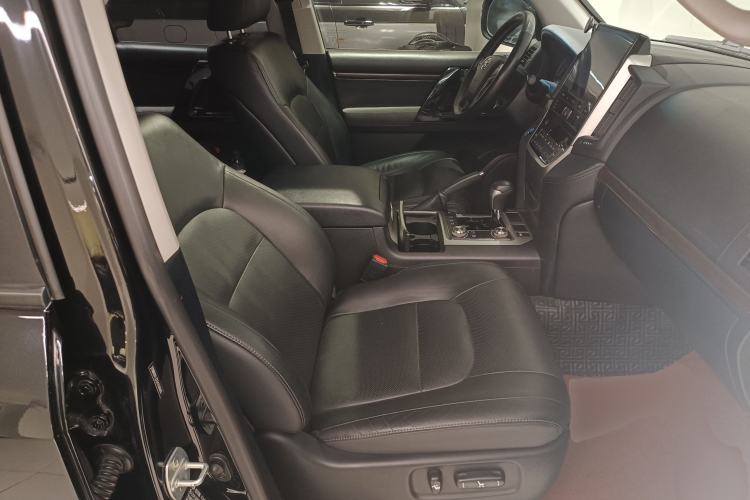 Used Toyota Land Cruiser 2017 4.0L GX 7-Seater U.S.-Spec Version