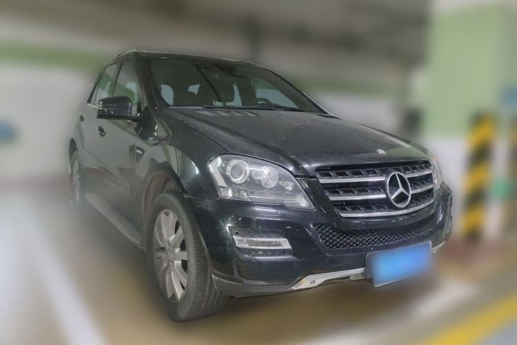 Used Mercedes-Benz M-Class 2010 ML 350 4MATIC Luxury Model Front Right 45 Deg
