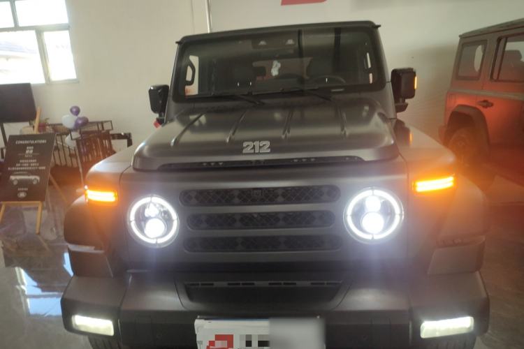 Used 212 T01 2024 2.0T Explorer
