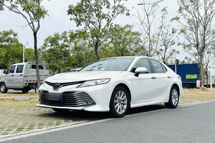 Used Toyota Camry 2018 2.0G Luxury Edition
