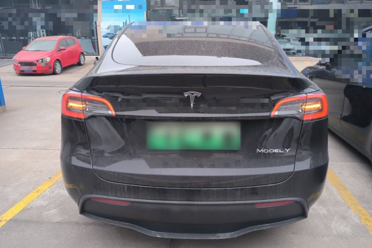 Used Tesla Model Y 2023 Long-Range All-Wheel-Drive Version
