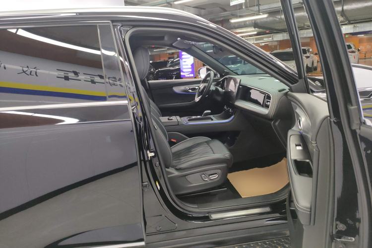 Used GAC Trumpchi GS8 2022 Linghang Series 2.0 TGDI Two-Wheel-Drive Luxury Smart Connectivity Version (7 Seats)