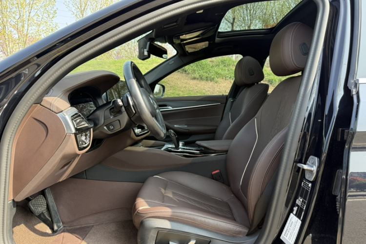 Used BMW 5 Series 2023 530Li Leading Model M Sport Package Left Front Seat