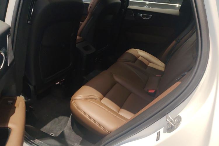 Used Volvo XC60 New Energy 2025 Plug-in Hybrid Long-Range All-Wheel Drive Smart Luxury Edition Left Rear Seat