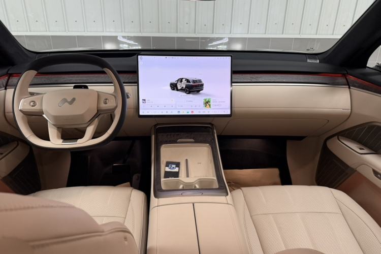 Used ONVO Luxeed L90 2025 Model—Ultra Six-Seater Version
