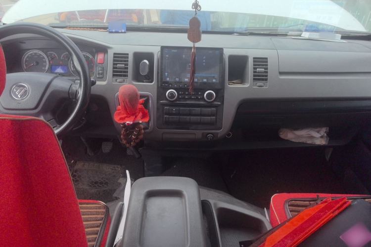 Used Foton Scenic G9 2017 2.4L Gasoline Cargo Van Commercial Version Long Wheelbase Model 4G69 Center Console