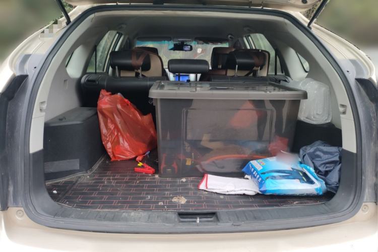 Used BYD S6 2014 2.0L Manual Luxury 5-Seater
