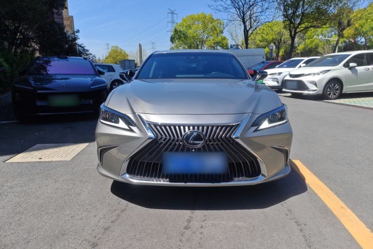 Used Lexus ES 2020 200 Excellence Edition

