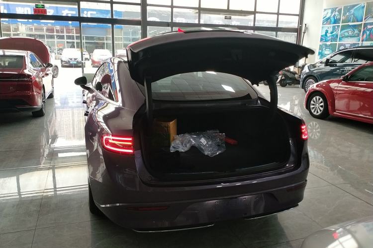 Used Hima Luxeed S7 2025 705 km Pro Trunk