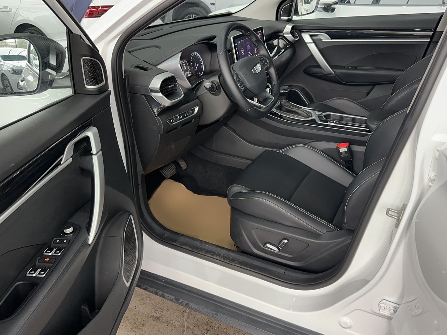 Geely Auto Coolray 2025 Model 1.5L CVT Superpower Edition MAX — снимка 13
