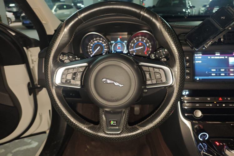Used Jaguar XF 2016 XF 2.0T Two-Wheel-Drive R-Sport Sport Edition
