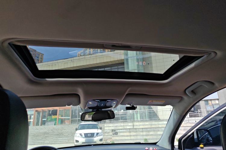 Used GAC Trumpchi GS7 2017 320T Two-Wheel-Drive Luxury Model Headliner