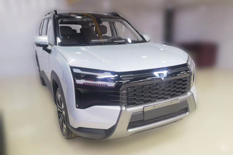 Used Wuling Starlight 560 2026 1.5T CVT Elite Edition Front Right 45 Deg