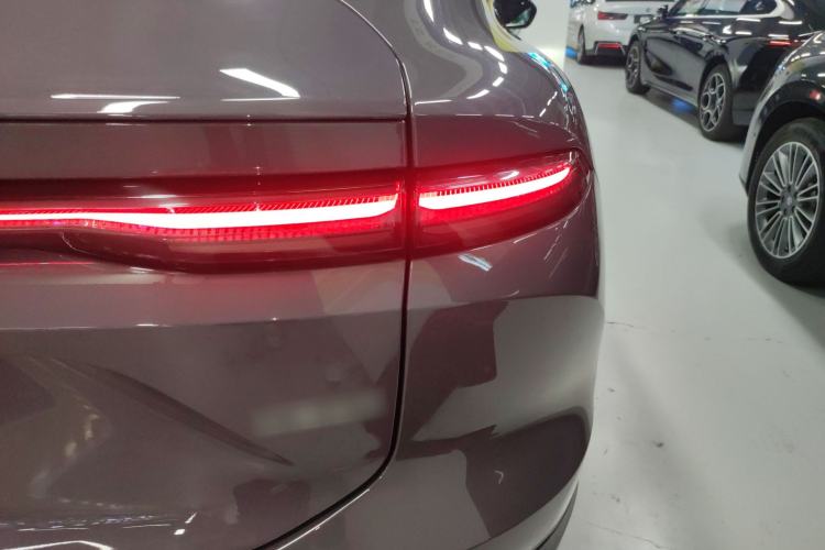 Used Nio EC6 2023 75 kWh Right Rear Taillight