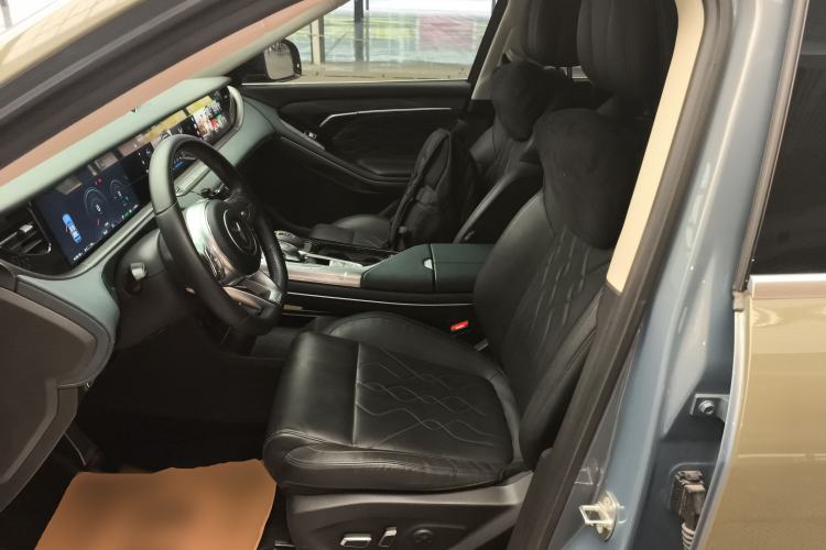 Used VOYAH FREE 2021 Four-Wheel Drive Standard Range-Extended Exclusive Luxury Package
