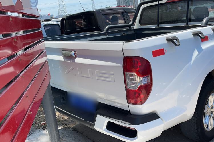 Used SAIC MAXUS T60 2017 2.8T Diesel Automatic 4x4 High-Ride Elite Long-Body China V Standard
