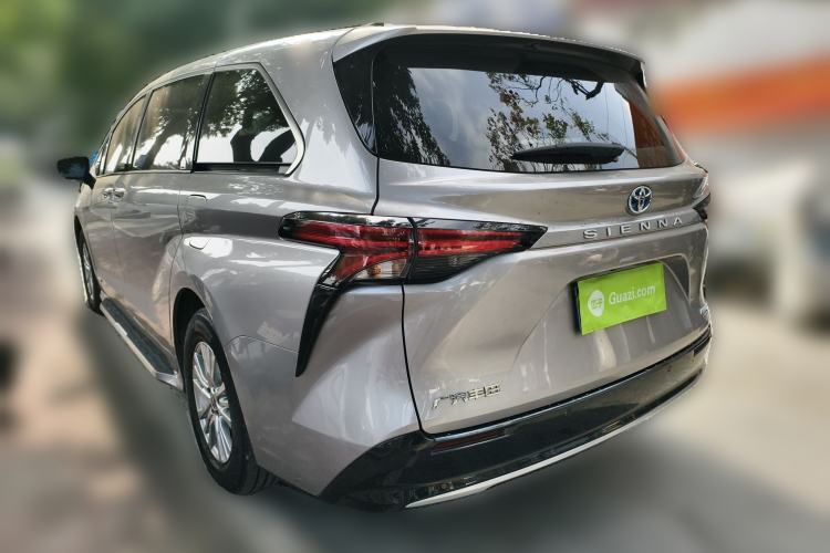 Used Toyota SIENNA 2021 2.5L Hybrid Premium Edition