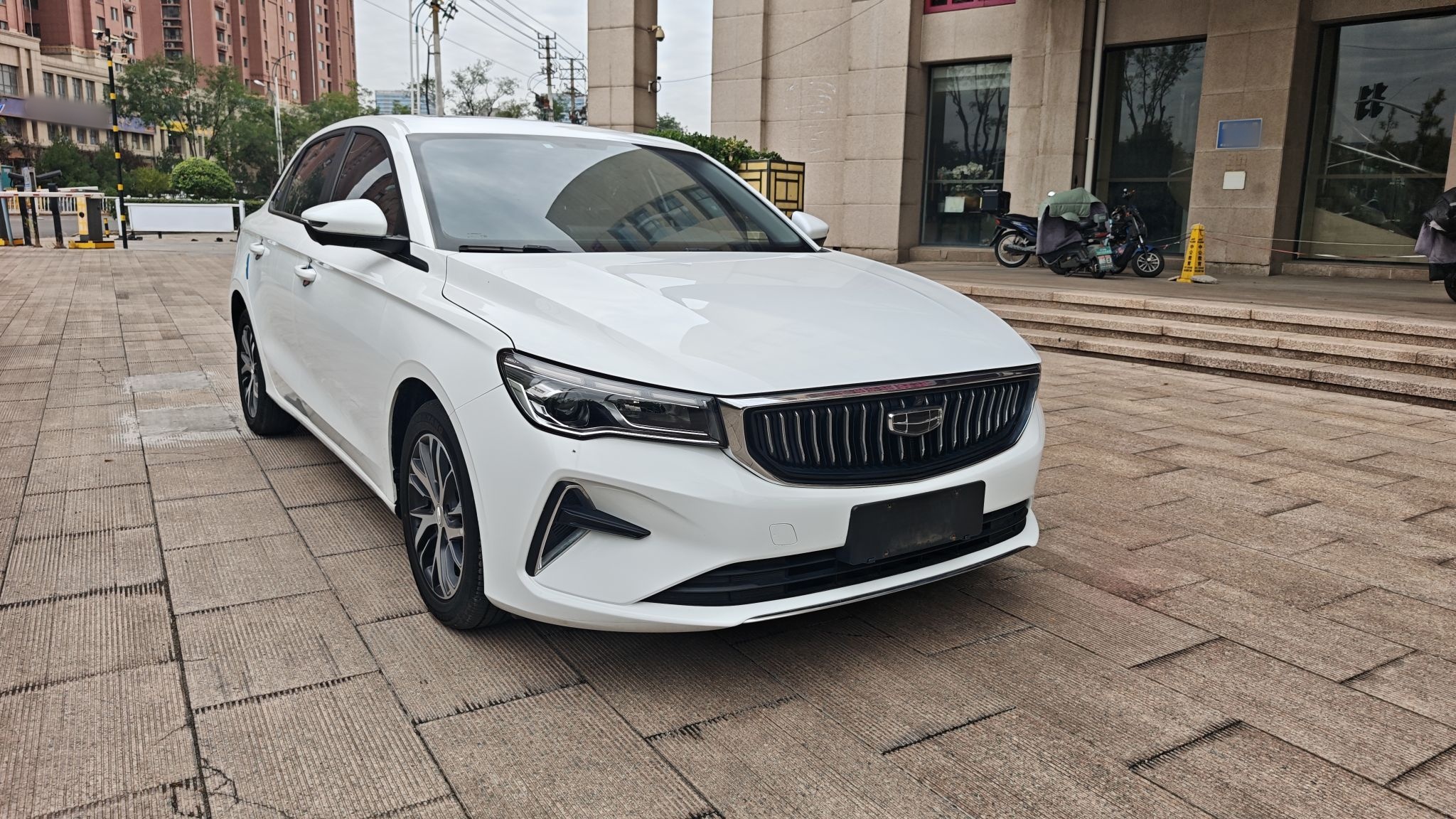 Geely Auto Emgrand 2022 4th Generation 1.5L Manual Luxury Model — снимка 13