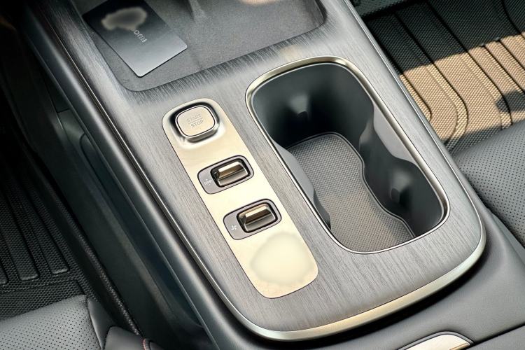 Used Xiaomi Auto SU7 2024 Rear-Drive Long-Range Intelligent Driving Version Gear Lever