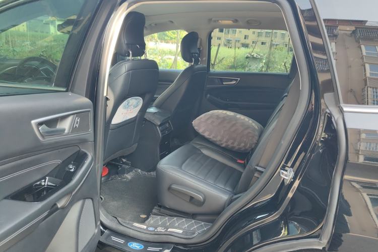 Used Ford Edge 2018 EcoBoost 245 Two-Wheel-Drive Titanium 7-Seater China VI Standard
