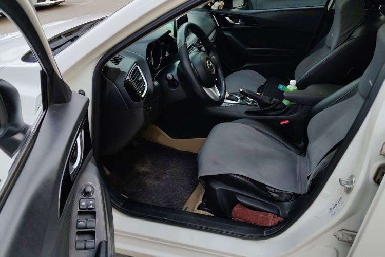 Used Mazda 3 Axela 2014 Sedan 1.5L Automatic Luxury Model