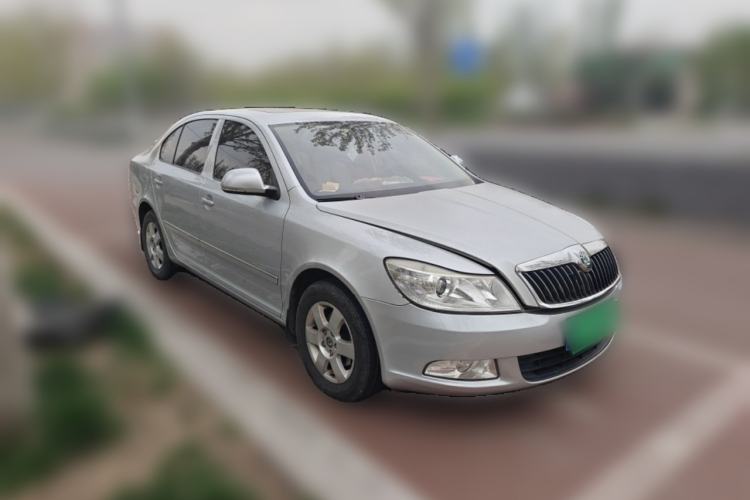 Used Skoda Octavia 2012 1.6L Automatic Yijun Edition Front Right 45 Deg