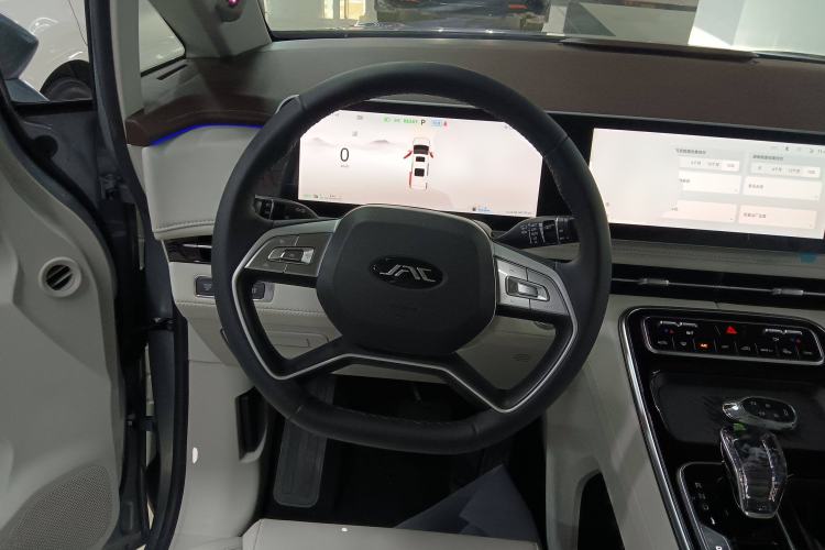 Used JAC Refine RF8 PHEV 2024 Zhiling Edition 1.5T 150KM Flagship Model – Lithium Iron Phosphate