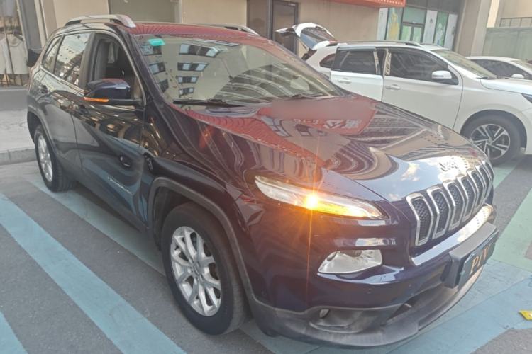 Used Jeep Cherokee 2016 2.0L Superior Edition