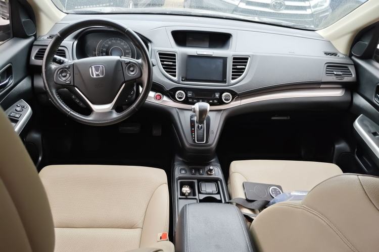 Used Honda CR-V 2015 2.4L two-wheel drive luxury version Center Console