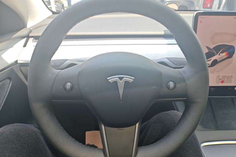 Used Tesla Model Y 2024 Rear-Wheel-Drive Version Steering Wheel