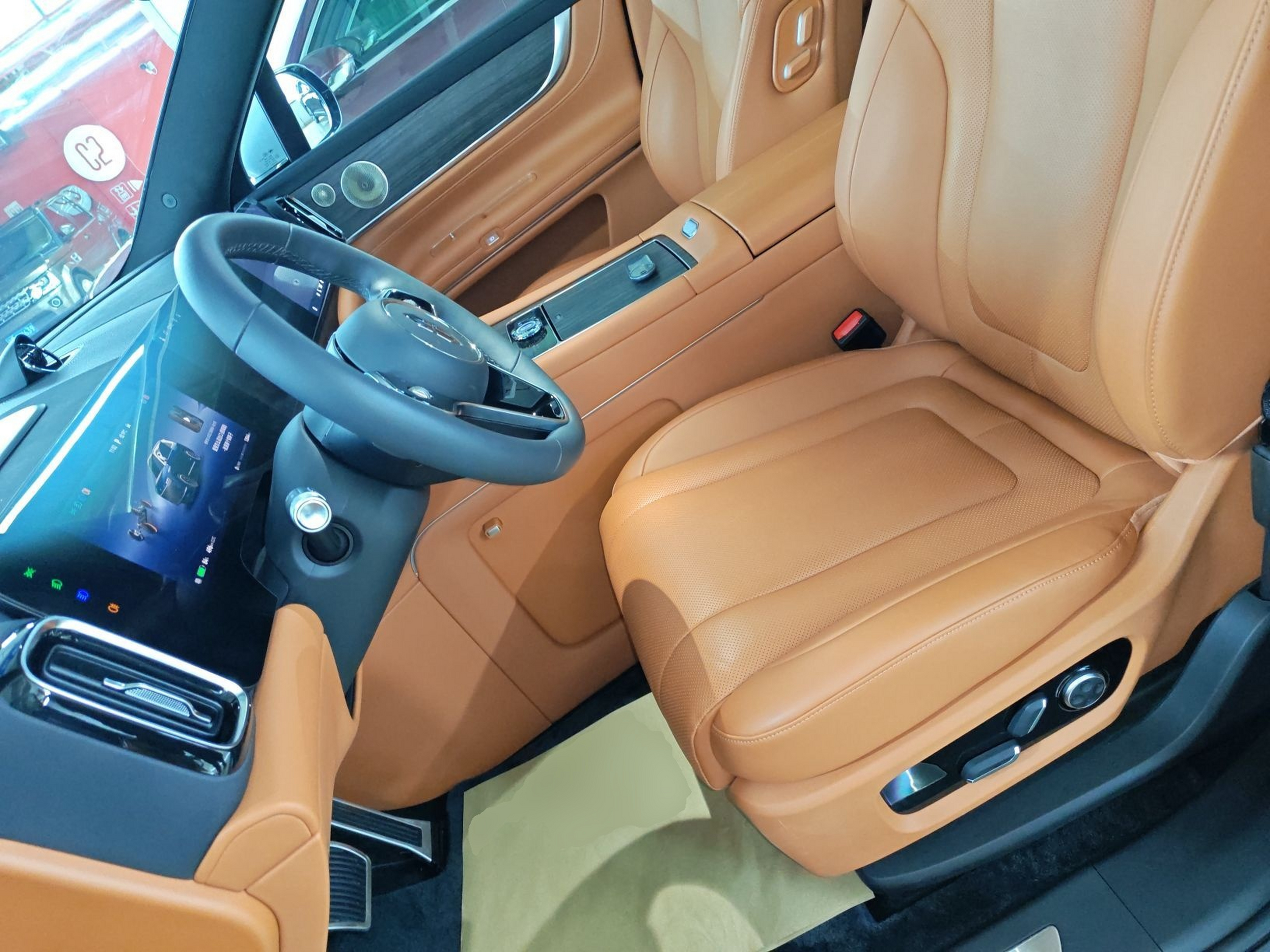 Переднее сиденье в автомобиле