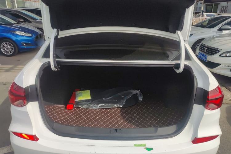 Used Chevrolet Monza 2020 320 Automatic Enjoyment Edition Trunk